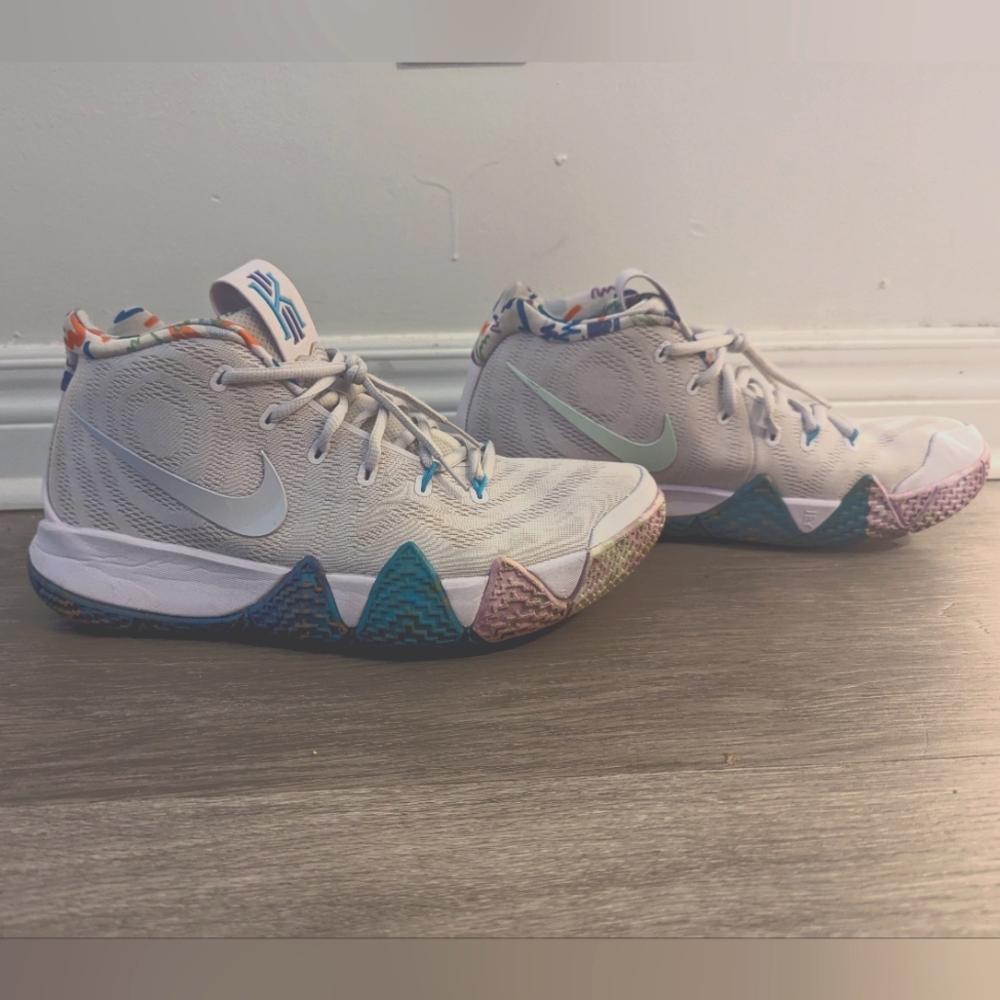 Kyrie 4 EP 90's